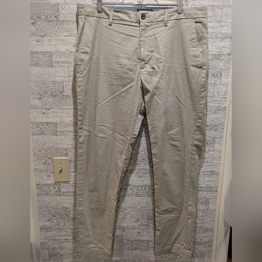 Banana Republic Men's Beige Chinos Size 36x30
